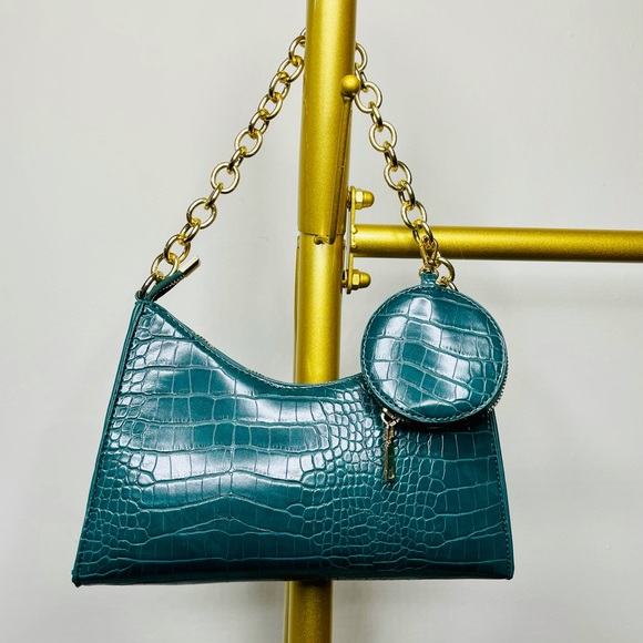 MAKE A STATEMENT FAUX CROC HANDBAG 